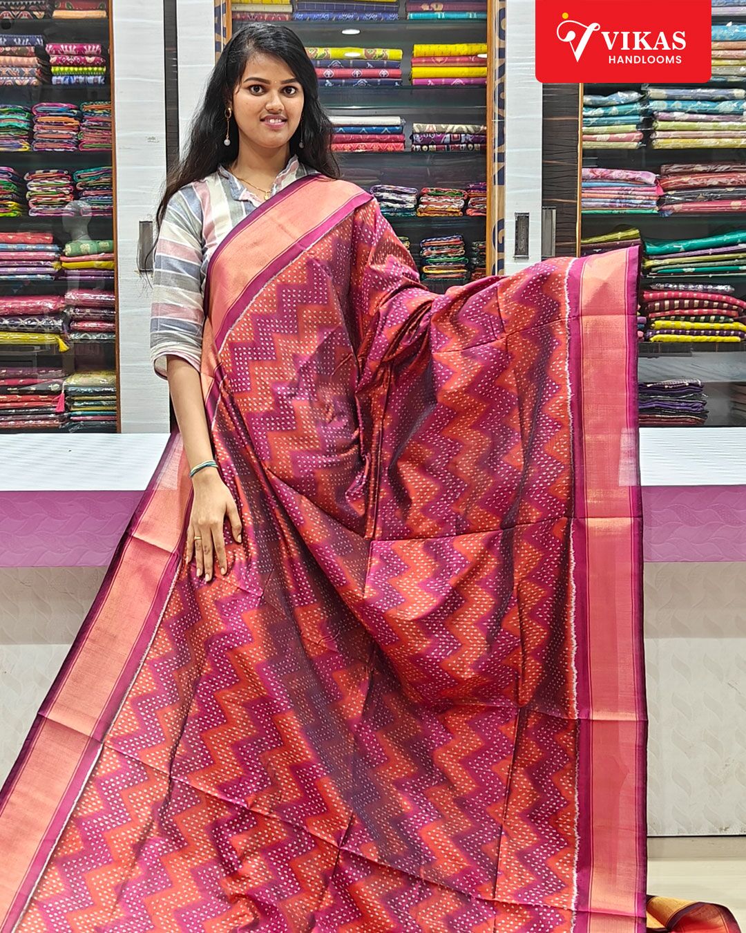 Pochampally Ikkat Special Designer Saree With Red Colour