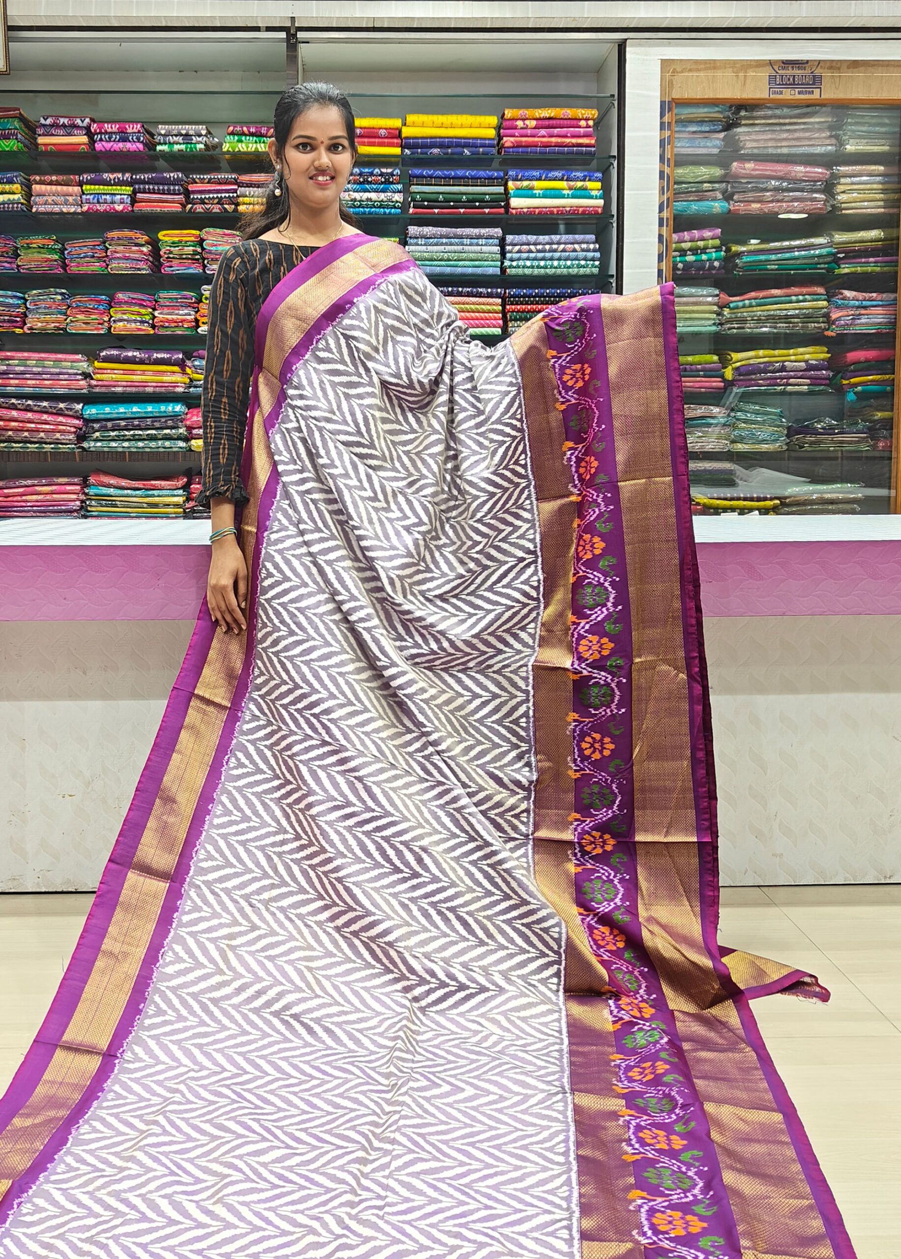 Pochampally Special Kaddi Border Sarees
