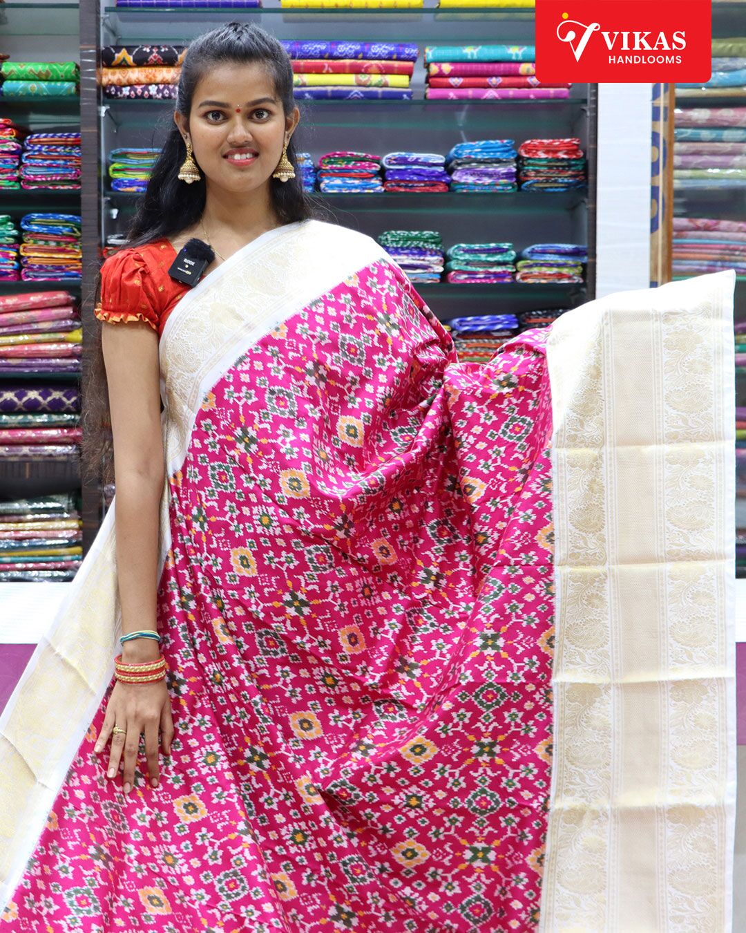 Pochampally Kanchi Pattu Pink And White Border Sarees