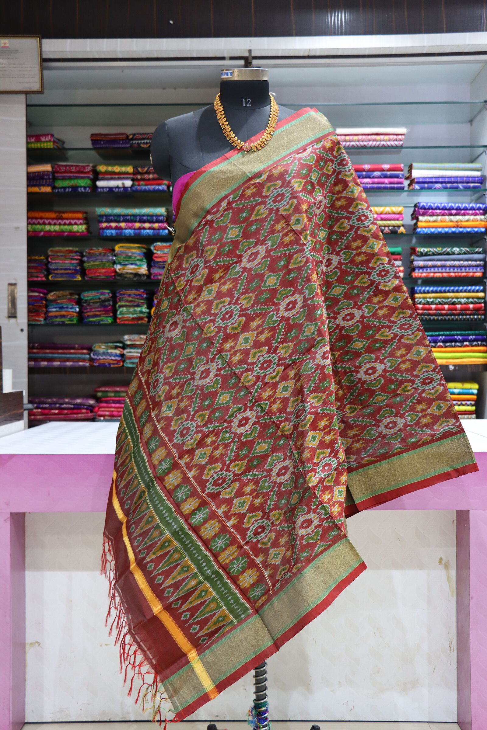 Pochampally Red Green Silk Dupatta