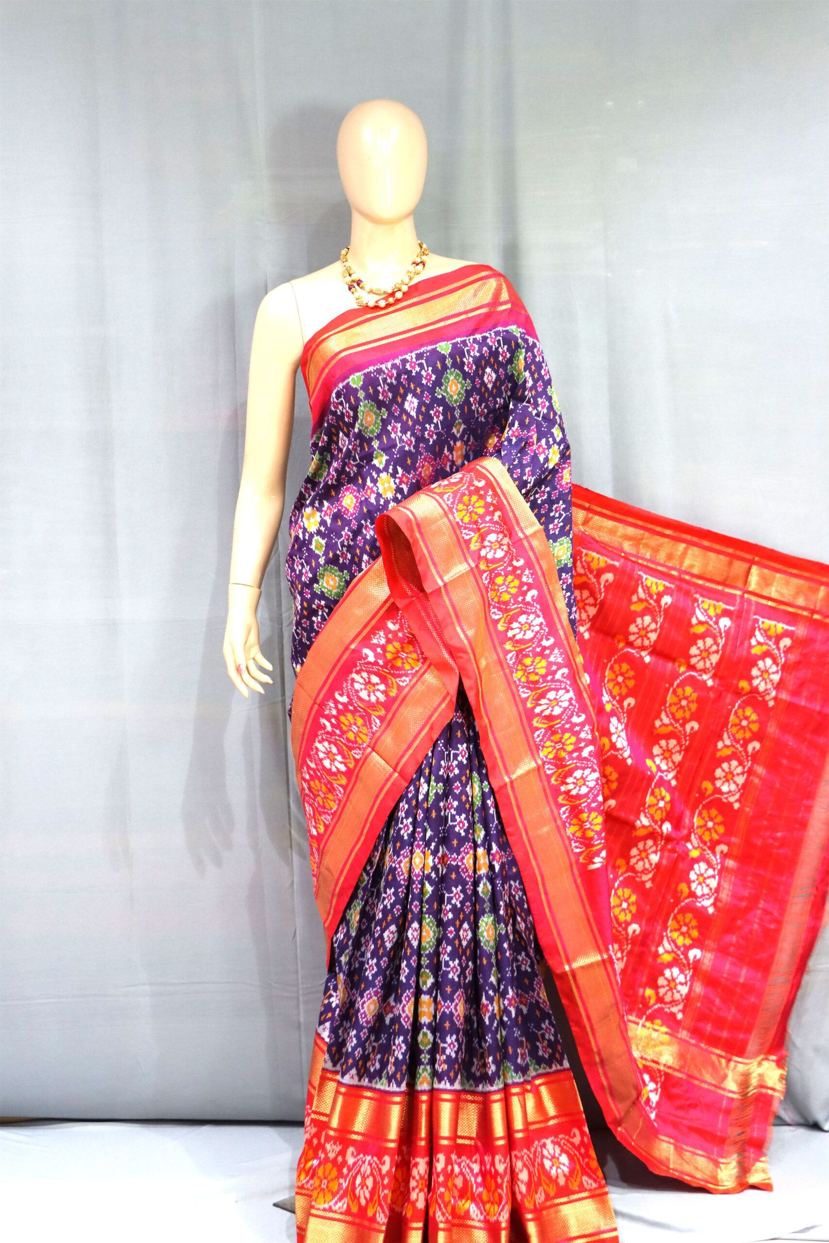 Pochamapally Ikat Break Border Pattu Saree