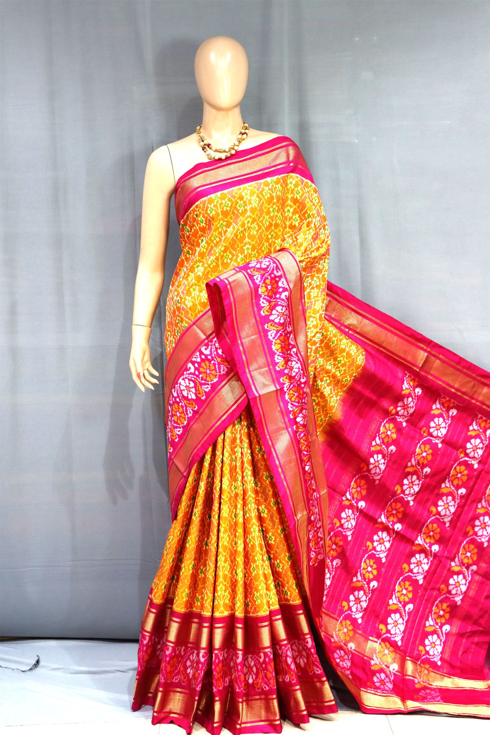 Pochamapally Ikat Break Border Yellow Pattu Saree