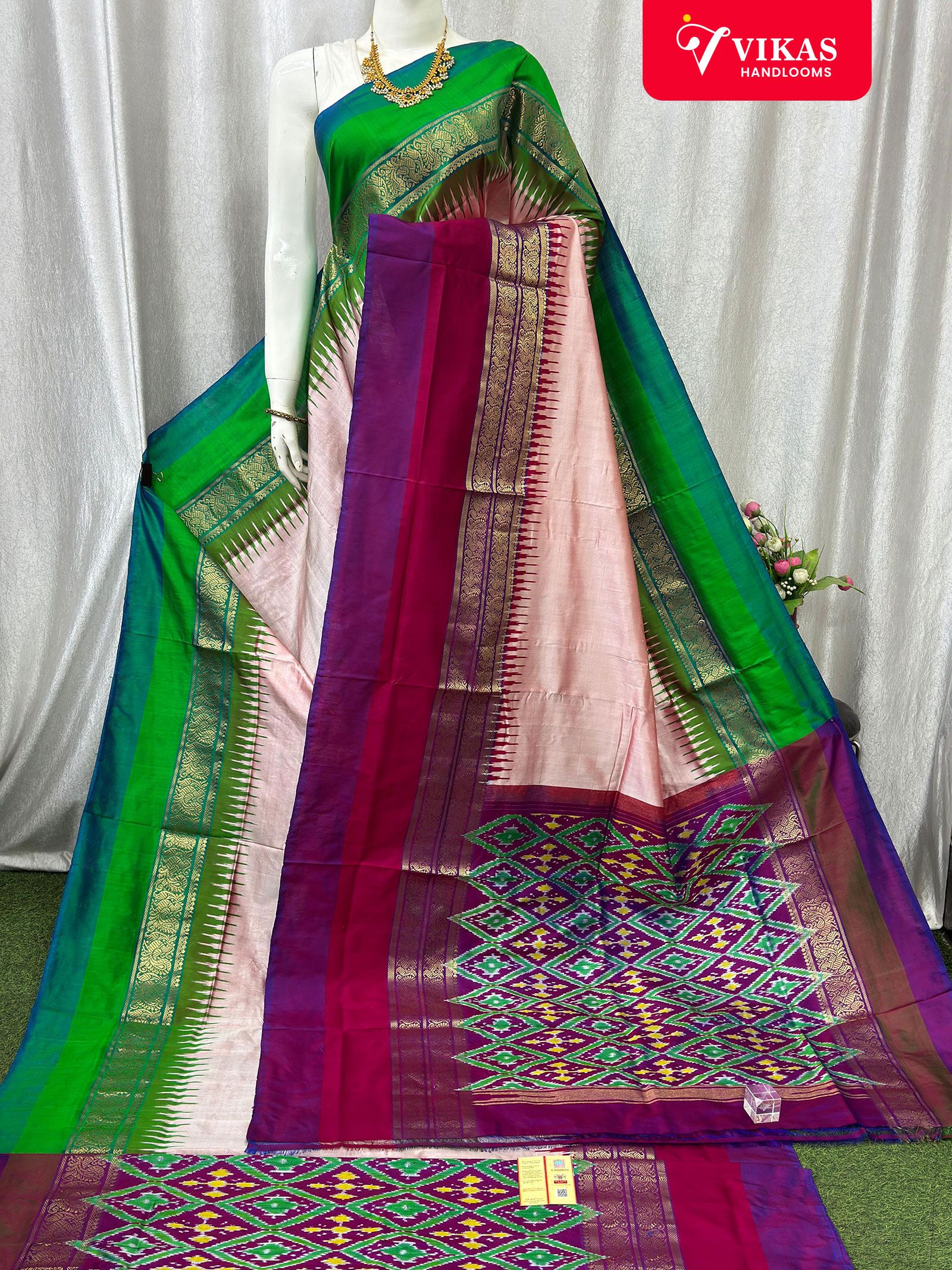 Pochampally Ikat Kanchi Border Green And Pink Saree